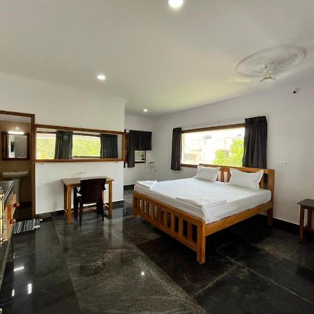 Anand Beach Guesthouse By Moonrocks มหาพลีปุรัม ภายนอก รูปภาพ